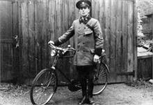 Bob Eustace at Nth. Walsham. First day as A.A.Patrolman with Rudge Whitworth Bicycle. (photoRML)