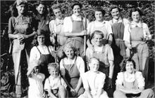 Land Army Girls at Meeting Hill.   Bella Fuller is on the left of the back row.