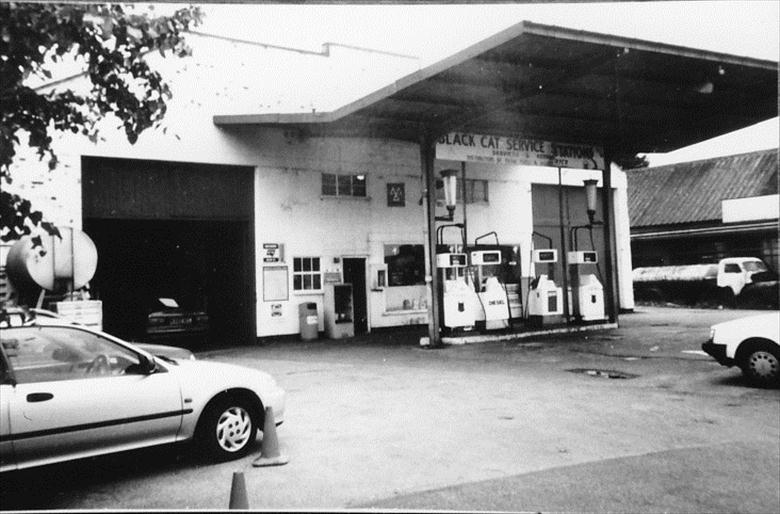 Photograph. Black Cat Garage, Yarmouth Road, North Walsham (North Walsham Archive).