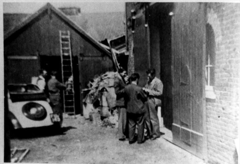 Photograph. Duncan Industries (Engineers) Ltd. setting up at Park Hall, New Road, North Walsham in spring 1947 (North Walsham Archive).