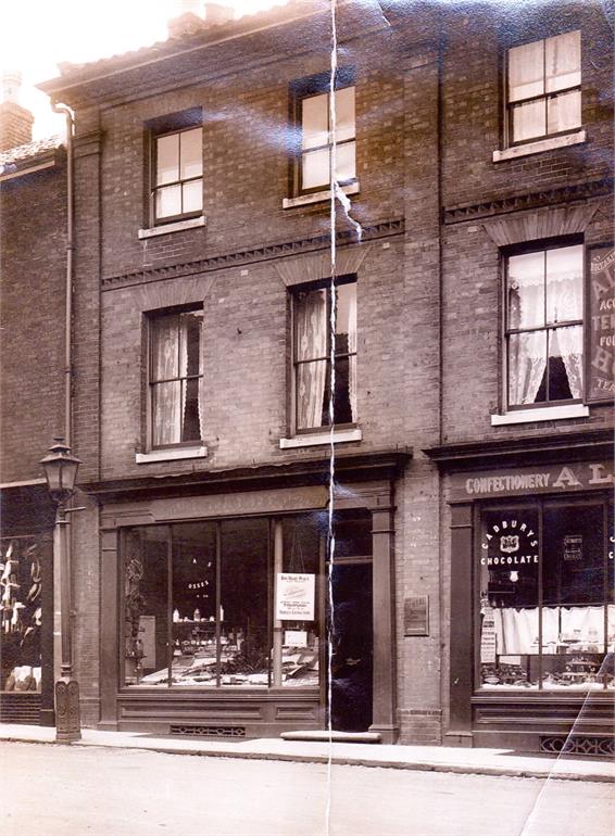 Photograph. The London Teeth Institute, Market Place, North Walsham (North Walsham Archive).