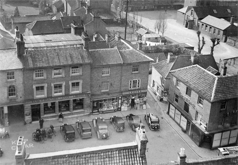 Photograph. North Walsham Market Place 1939 (North Walsham Archive).