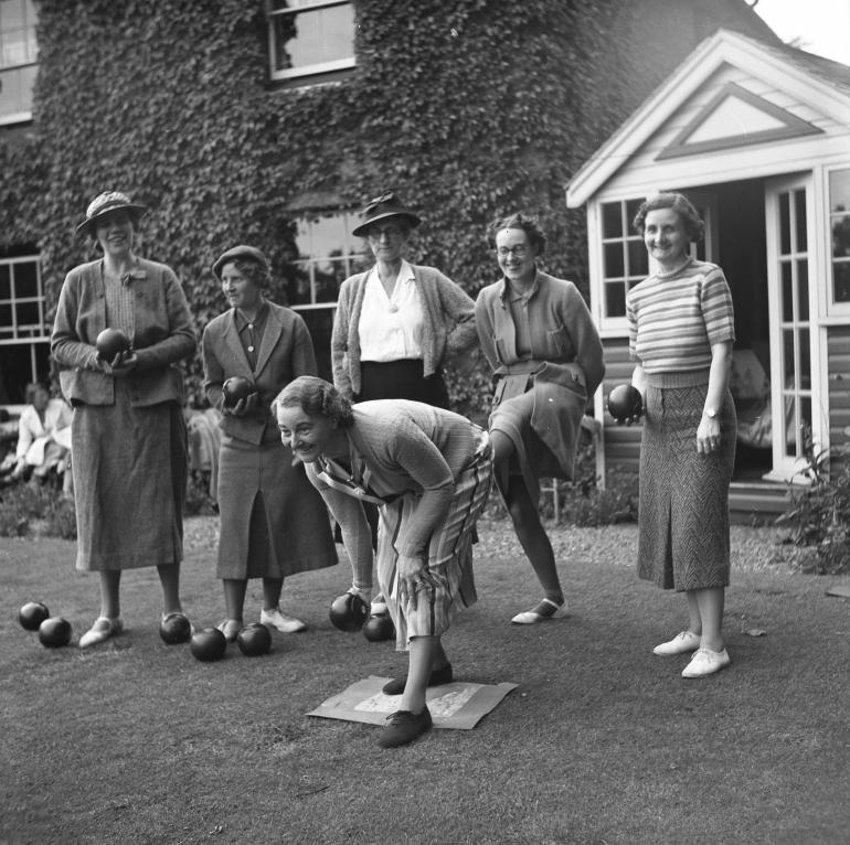 Photograph. Women's Institute - lawn bowls (North Walsham Archive).
